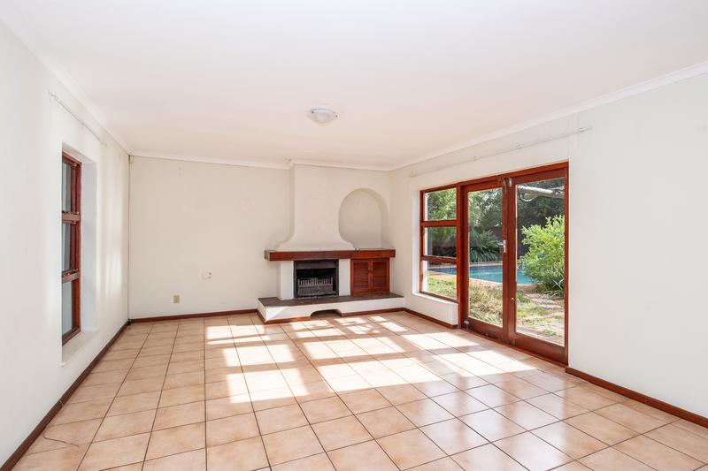 4 Bedroom Property for Sale in Constantia Western Cape